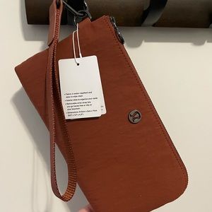 Lululemon wallet double zipper